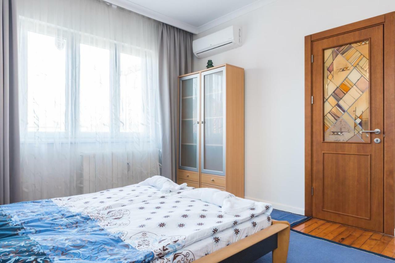 Lejlighed i Sofia centrum på 100 m². Soveværelser: 2. Private badeværelser: 2. Eksteriør billede